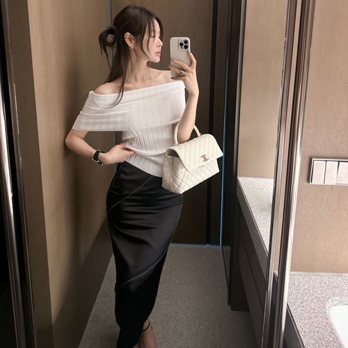 Coco off-shoulder knit