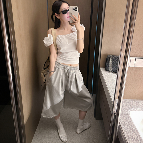 8-boo pleats bermuda pants