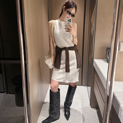 Tinkle boat-neck dress