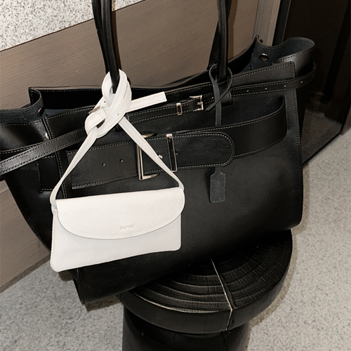 Lamy square belt bag