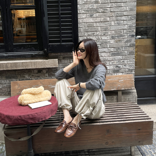 Shadow hogla V-neck knit