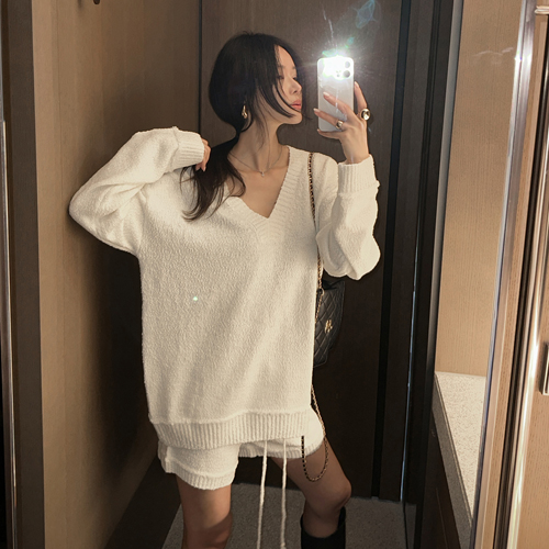 Conti V-neck loose knit