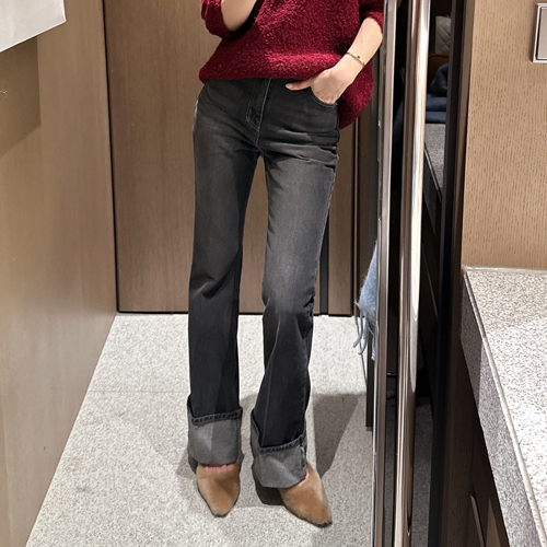 Pino roll-up black boots-cut denim