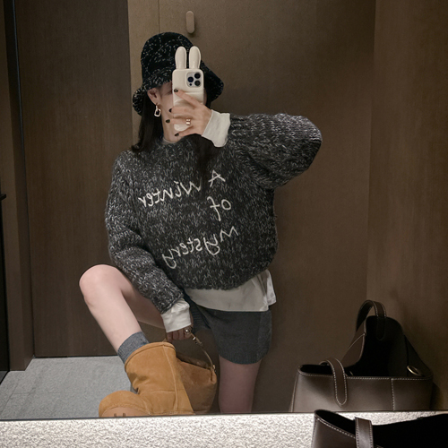 Como wool lettering knit