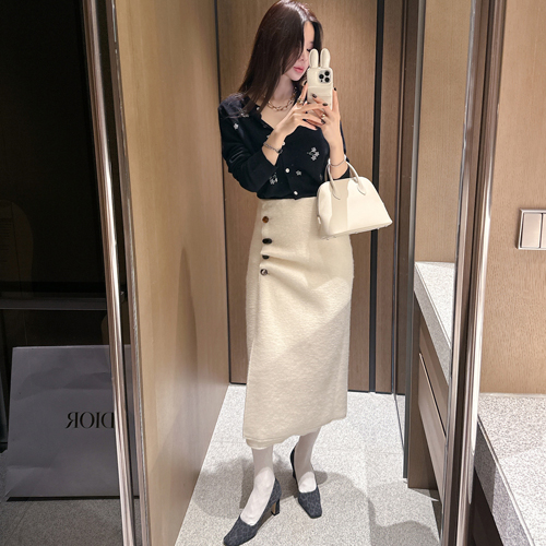 Comfy hairy button skirt