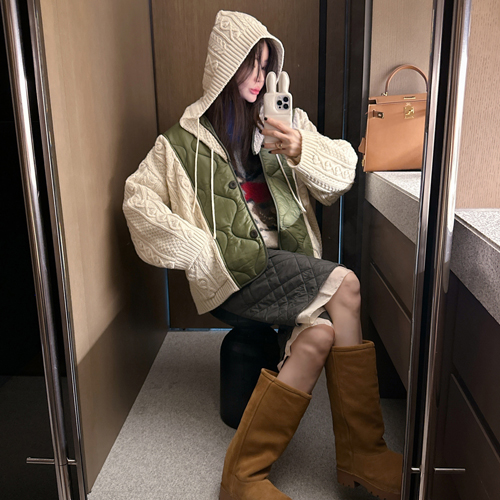 Camp hood quilting knit jumper