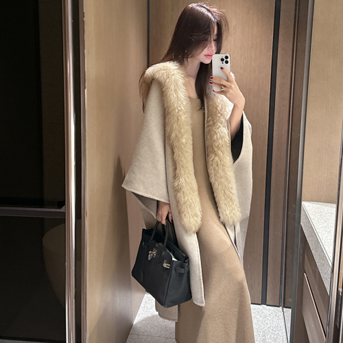 Cape handmade wool coat