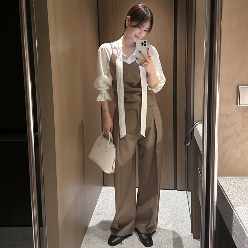 Rivel pin-tuck pants