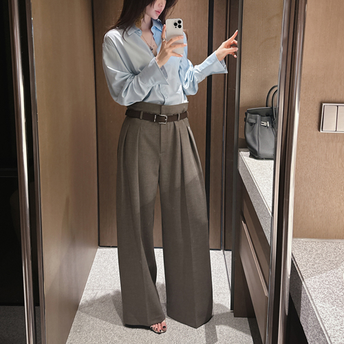 Anto belt pin-tuck pants