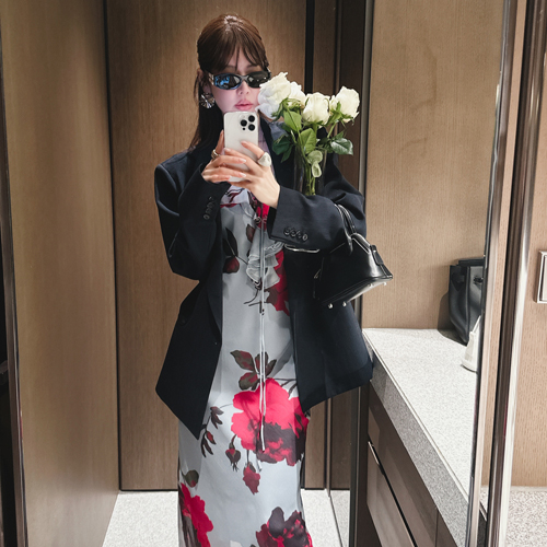 Pirenne linen pocket over jacket