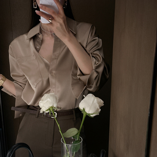 Vary slim satin blouse