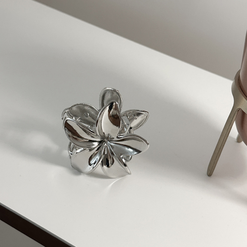 Small flower hairpin