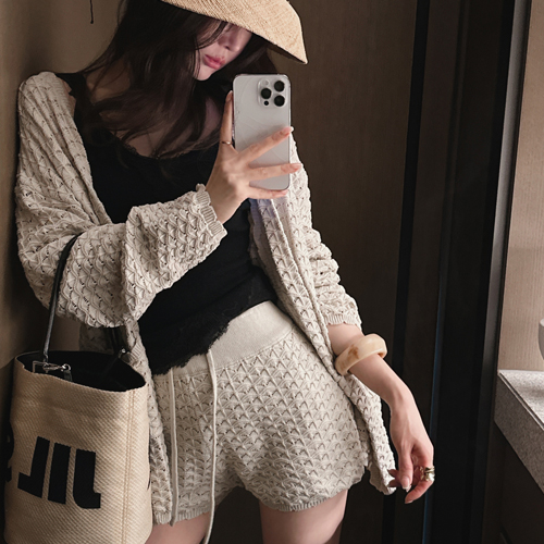 Node knit short pants