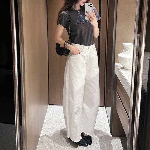 Signature curved white denim