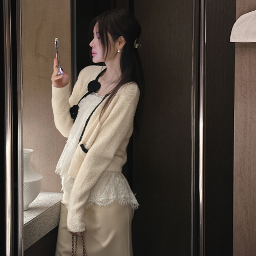 Beni corsage cardigan
