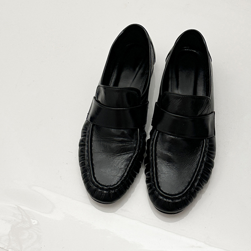 Secret shirring penny loafer ♩