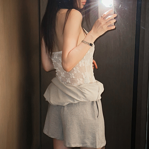 Lie halter-neck sleeveless