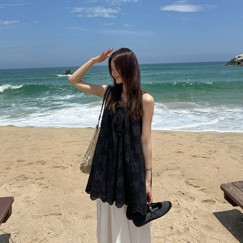 Forming rope frill dress