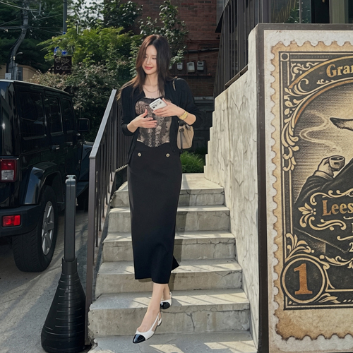 Nobel button office skirt